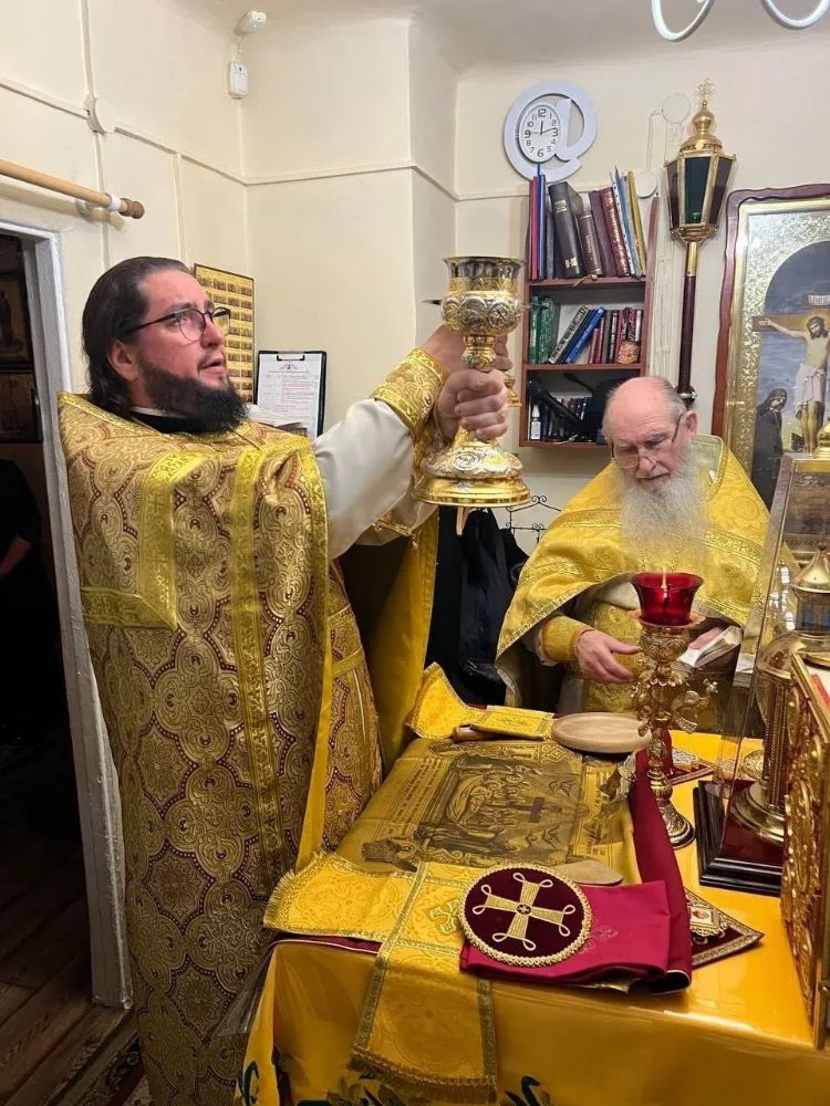 Божественная литургия в Александро-Невском храме г. Абинска в Новогоднюю ночь.