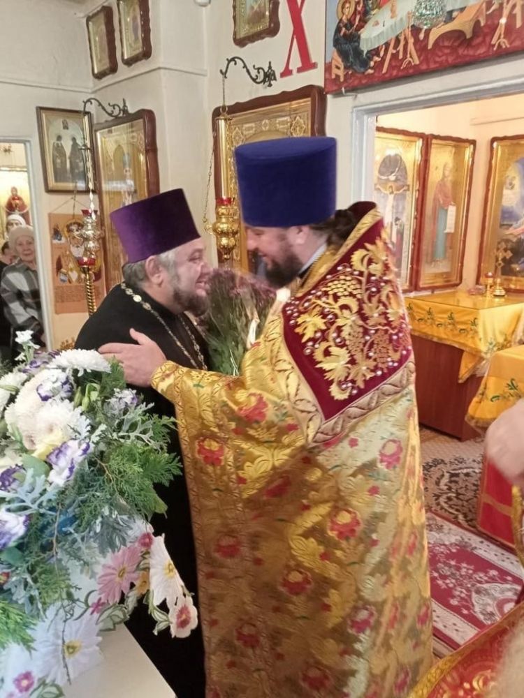 24 ноября в день памяти мученика Виктора Дамасского и мученицы Стефаниды, Божественная литургия