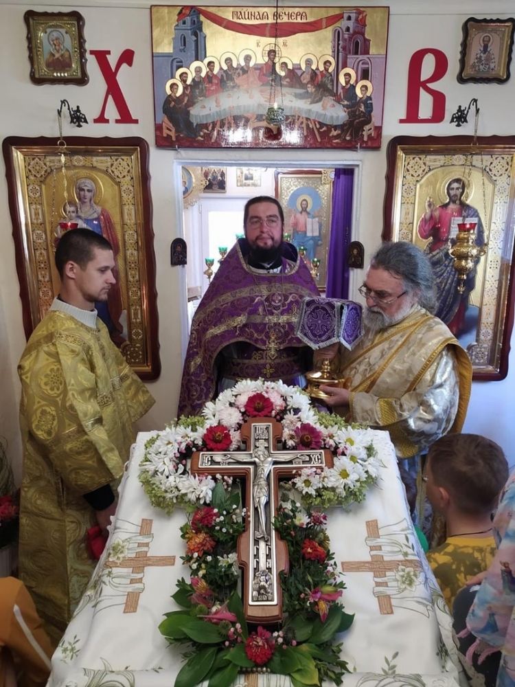 Божественная литургия в Неделю по Воздвижении.